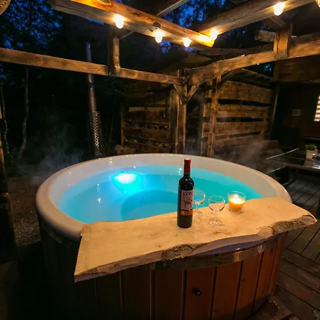 Dom wakacyjny Całoroczny Sówka Na Kaszubach Z Banią I Sauną Na Wyłączność, Wspólny Basen I Bilard Z Domkiem Jeleniówka - Ostrowite Leśna Dolina *