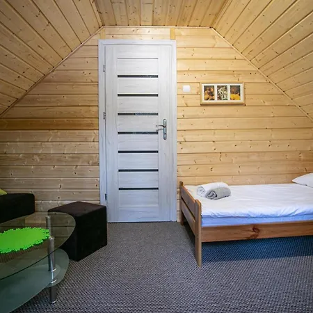 Dom wakacyjny Całoroczny Sówka Na Kaszubach Z Banią I Sauną Na Wyłączność, Wspólny Basen I Bilard Z Domkiem Jeleniówka - Ostrowite Leśna Dolina